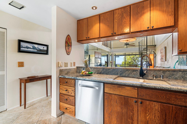 Interior, 2 Bedrooms + Loft - Sleeps 6 - Ocean & Golf Views - Lanai - Vrkcv, Hawaii