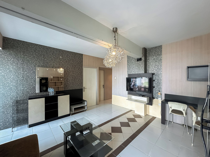 Living area 4, 3Br Combined Spacious At Dian Regency Apartment, Surabaya