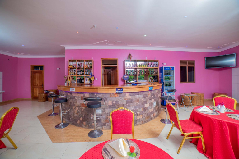 Food & Drinks 5, Entuiga cottages, Bugahya
