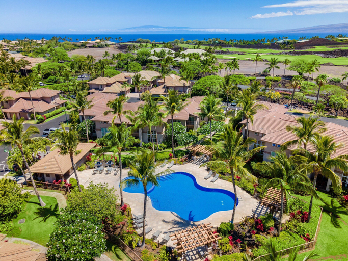 Pool 2, Spacious Townhome - Close to Beaches & Shopping! - Vrkcv, Hawaii