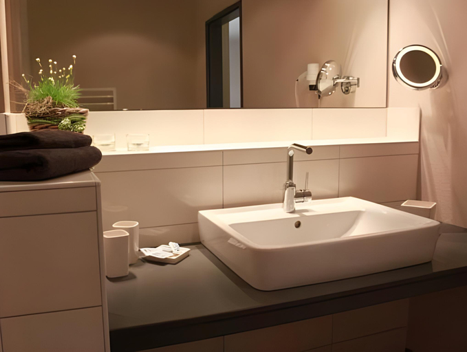 Bathroom 3, Müllers Landhotel, Aschaffenburg