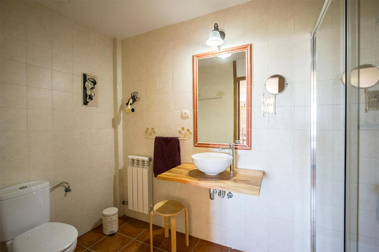 Bathroom, Mar de vinas, La Rioja