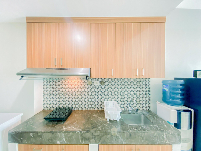 Private kitchen 4, Comfy And Best Deal Studio At Nine Residence Apartment, South Jakarta