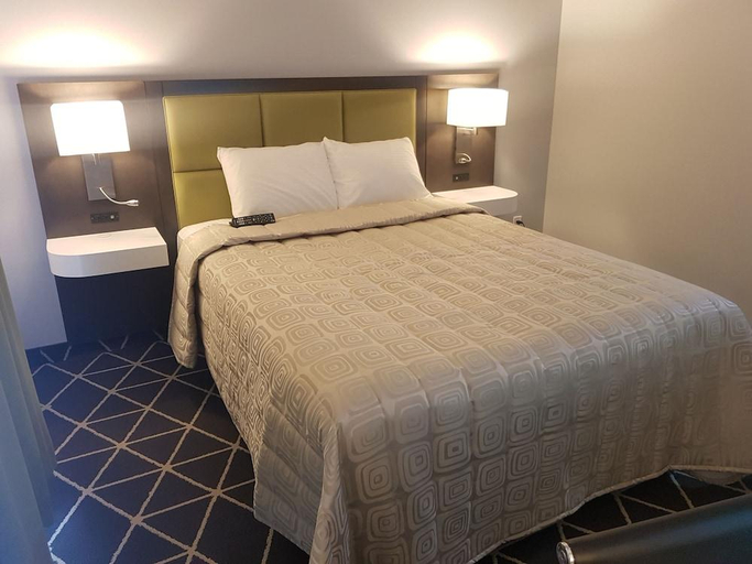 Bedroom 3, King Hotel, Perth