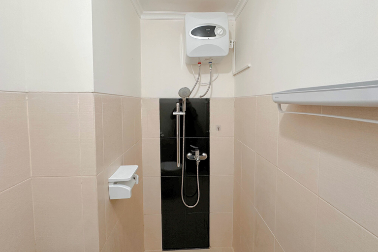 Bathroom 4, Pleasant And Good Location Studio At Bale Hinggil Apartment, Surabaya