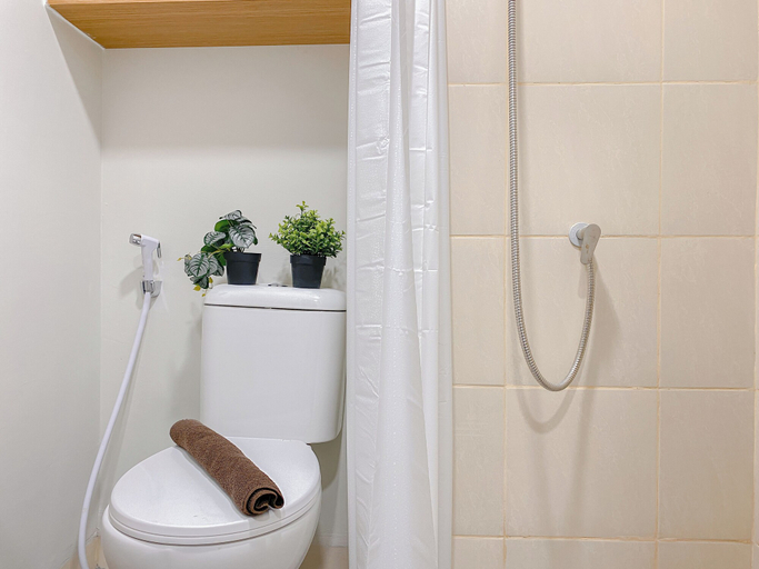 Bathroom 3, Good Choice And Minimalist Studio Apartment Meikarta, Cikarang