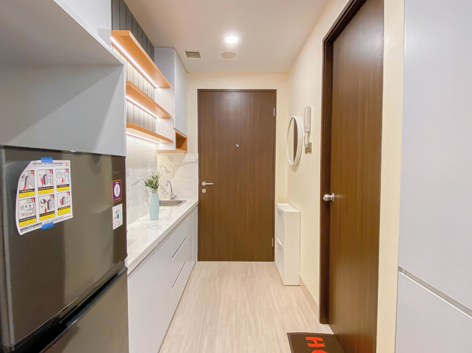 Private kitchen 4, Chic And Cozy Studio At Apartment Transpark Cibubur, Depok