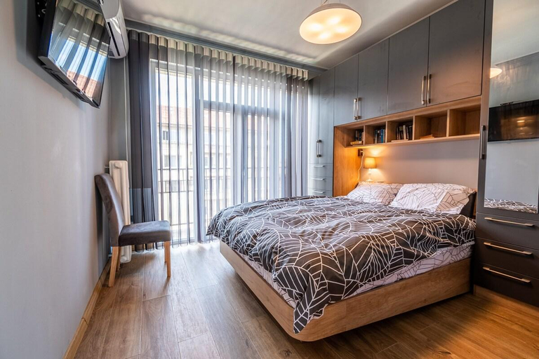 Bedroom 2, Vitoshka's Finest, Stolichna