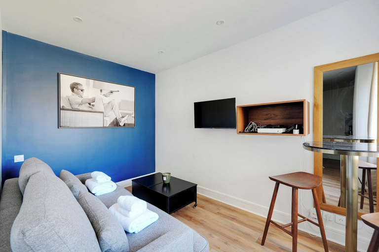 Living area 2, Comfortable 2P Studio - Gare du Nord / Paris 10th, Paris