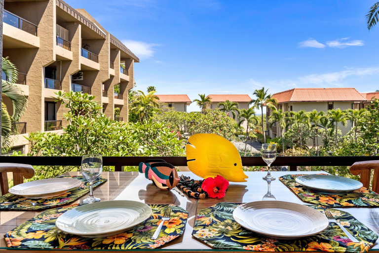 Outdoor dining 4, AC - Beautifully Updated - Ocean Views - Vrkcv, Hawaii