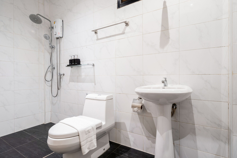 Bathroom 4, Sametnangshe Boutique, Takua Thung