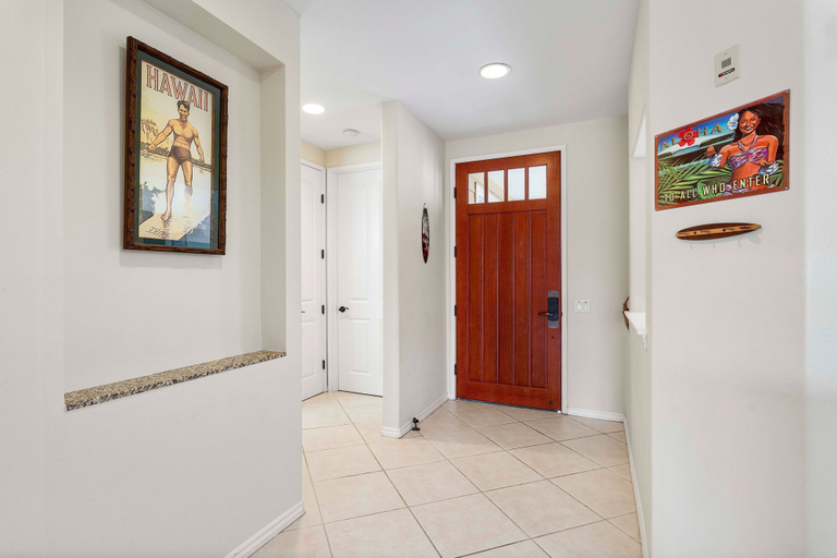 Interior 5, Concierge Included - Walk to Restaurants & Shopping - AC - Infinity Pool! -vrkcv, Hawaii