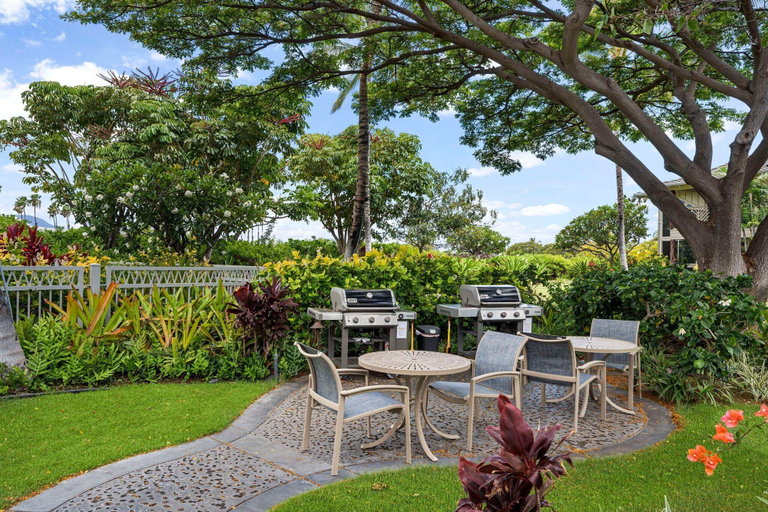 Outdoor dining 4, Golf View Villa - Concierge, Pools, Walk to Beach, Shops & Restaurants - Vrkcv, Hawaii