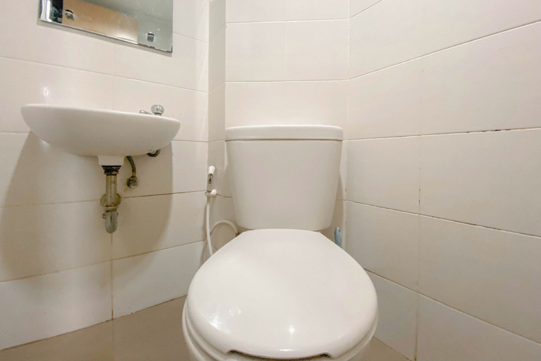 Bathroom 3, Well Furnished Studio At The Alton Apartment, Semarang