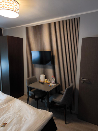 Bedroom 3, M&M Lowen Hotel, Oberbergischer Kreis