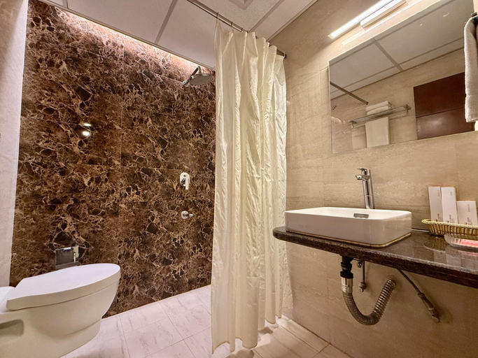 Bathroom 3, Hotel Grand Empire, Patna