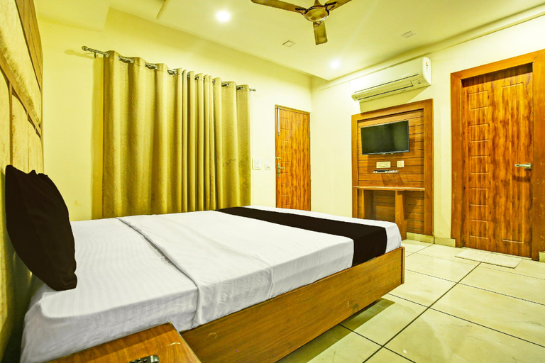 Others 4, Hotel O Grand Signia, Sahibzada Ajit Singh Nagar