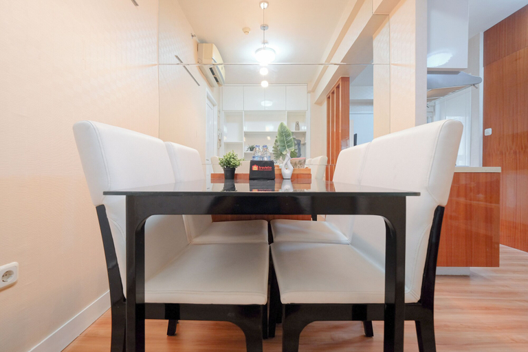 In-room dining 3, Combined 1Br At Green Bay Pluit Apartment, Jakarta Utara