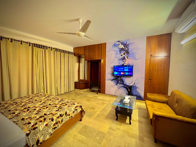 Bedroom 2, Hotel Imperial DHA, Karachi