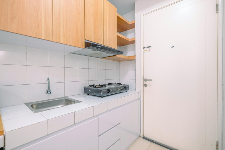 Private kitchen 4, Elegant Studio Near Senayan And Pondok Indah At Pakubuwono Terrace Apartment, Jakarta Selatan