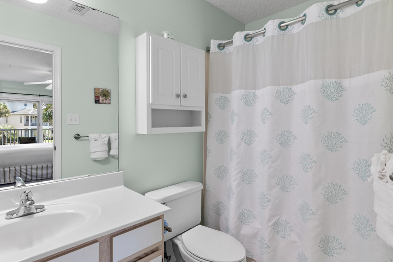 Bathroom 4, Maravilla 3202, Walton