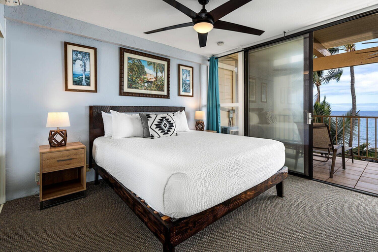 Room 4, Ocean Front With Private Lanai - In-unit AC - Vrkcv, Hawaii
