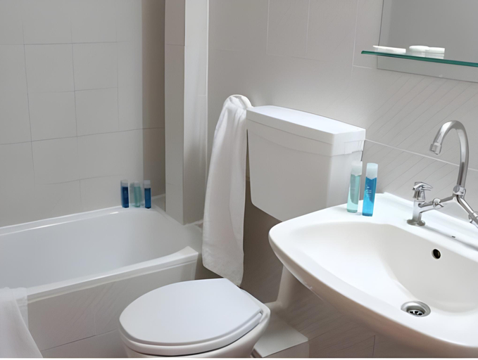 Bathroom 4, San Panteleimon, Central Macedonia