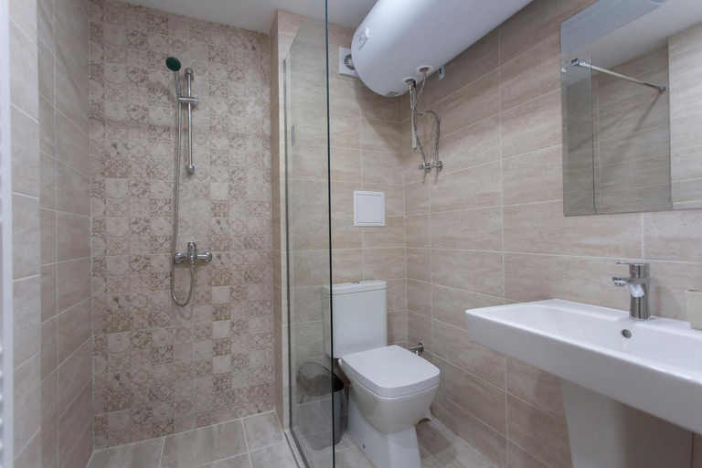 Bathroom 2, Modern and Bright Apartments near Center - FREE PARKING, Stolichna