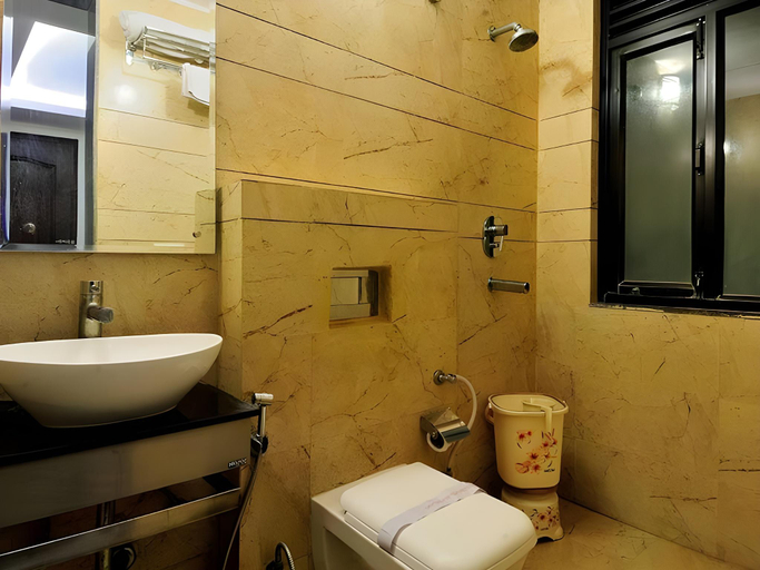 Bathroom, Hotel Cabana, Delhi