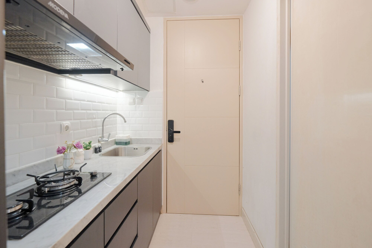 Private kitchen 2, Comfort And Compact Studio At Apartment Tokyo Riverside Pik 2, Tangerang