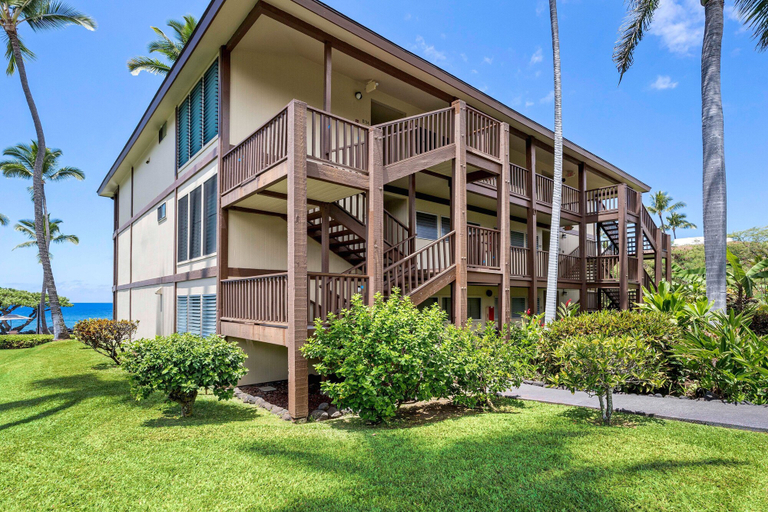 Exterior 3, Ocean Front! - Second Floor With AC & Lanai! - Vrkcv, Hawaii