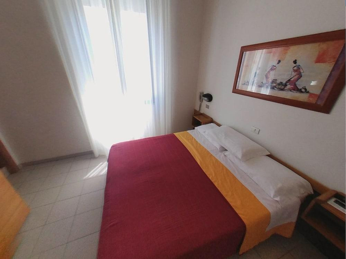 Bedroom 3, Hotel new arpa, Rimini