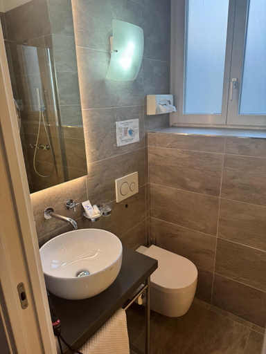 Bathroom 3, Hotel Riviera, Lugano