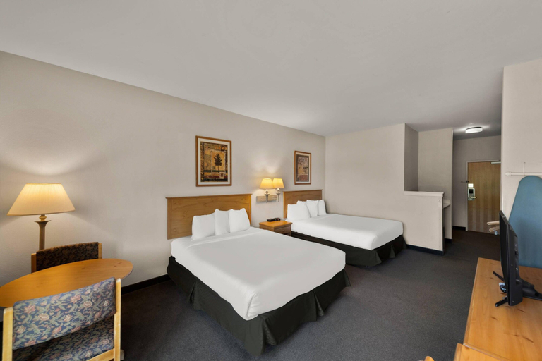 Bedroom 4, Rodeway Inn & Suites Tomahawk, Lincoln