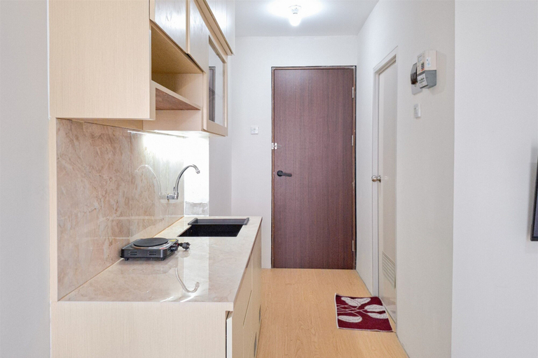 Private kitchen 3, Cozy Stay Studio At Sudimara Forestwalk Apartment, Tangerang Selatan