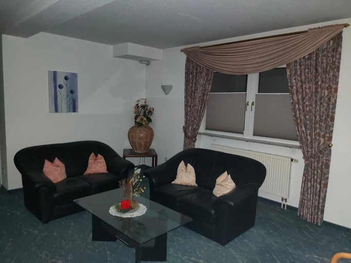 Others 5, Hotel zur Eisenbahn, Offenbach