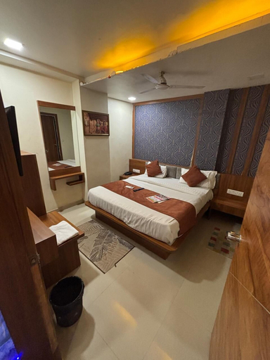 Room 2, Hotel Red Rose, Vadodara