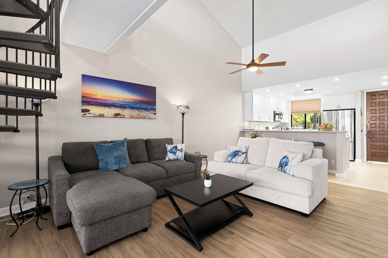 Living area 5, Fantastic Ocean & Golf Course Views - Close to Shopping & Beaches - Vrkcv, Hawaii