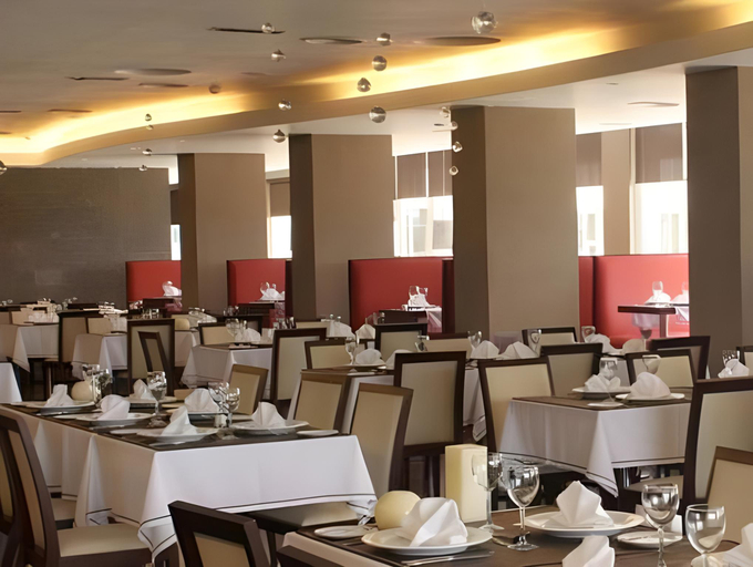 Ballroom, Rayentray Grand Hotel, Biedma