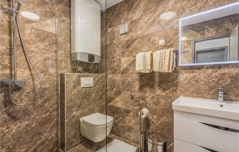 Bathroom 2, Cozy Apartment In Mali Losinj With Wifi, Mali Lošinj