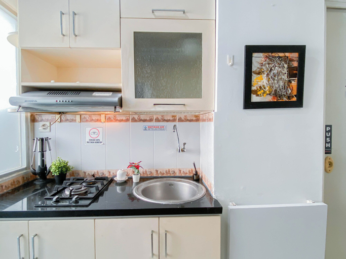 Private kitchen 2, Simply 2Br Apartment Near Binus University At Menara Kebon Jeruk, Jakarta Barat