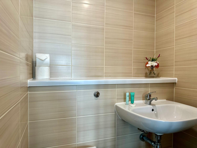 Bathroom 3, Monarchs Quay Arena Apartments by Happy Days, Sefton