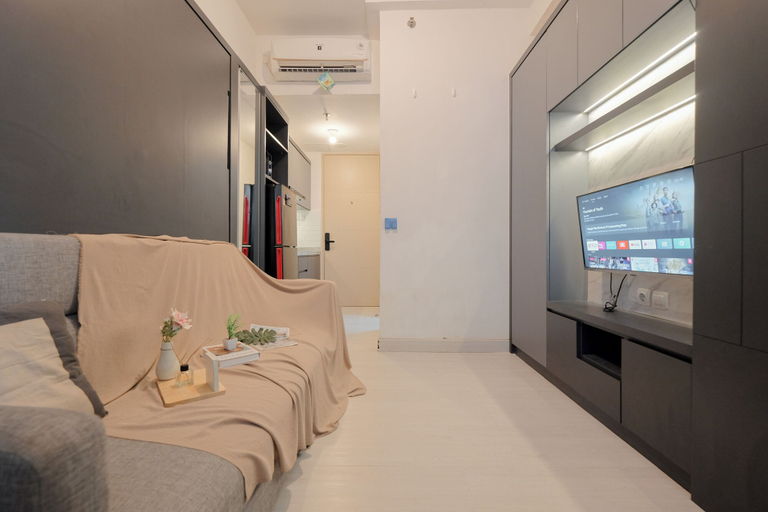 Interior 4, Comfort And Compact Studio At Apartment Tokyo Riverside Pik 2, Tangerang