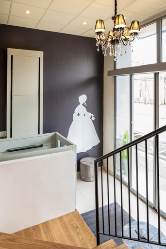 Public Area 3, Hotel Des Lys, Yvelines
