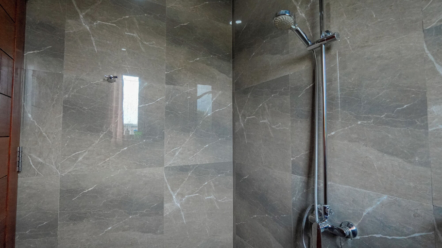 Bathroom 3, Mona Bali Guest House, Klungkung