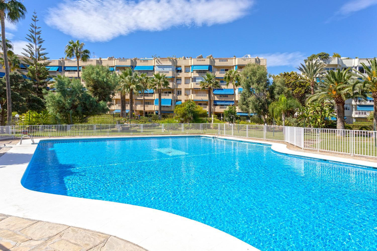 Sport & Beauty 2, Sunstay Costa Lago Flat III Torremolinos, Málaga