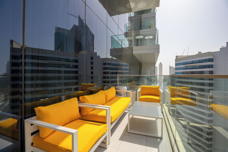Balcony, Maison Privee - Sky-High Panoramic Apt with Iconic Burj Khalifa Views, Dubai