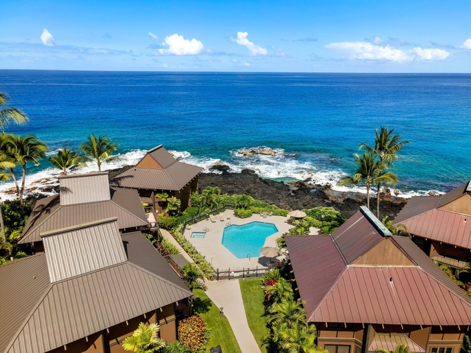 Pool 3, Beautiful Oceanfront - Air-conditioned - Sleeps 6 - Walk to Beach - Vrkcv, Hawaii
