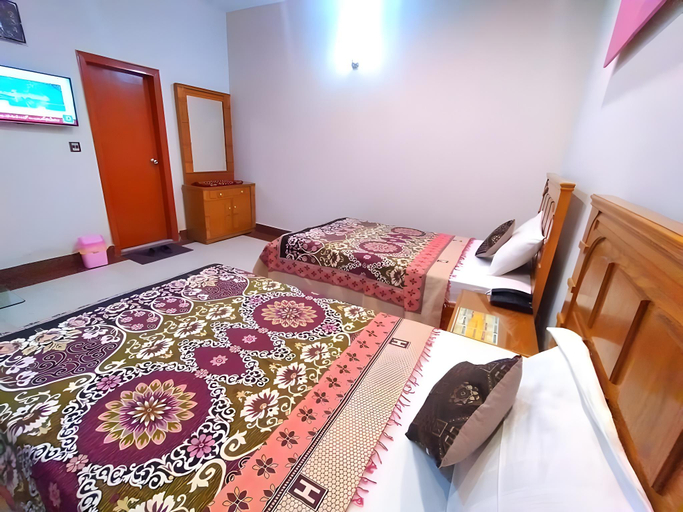 Others 3, Gulshan Family Guest House, Karachi