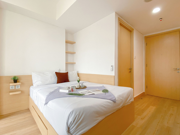 Room 3, Wooden Accent Studio Apartment At Pollux Chadstone, Cikarang